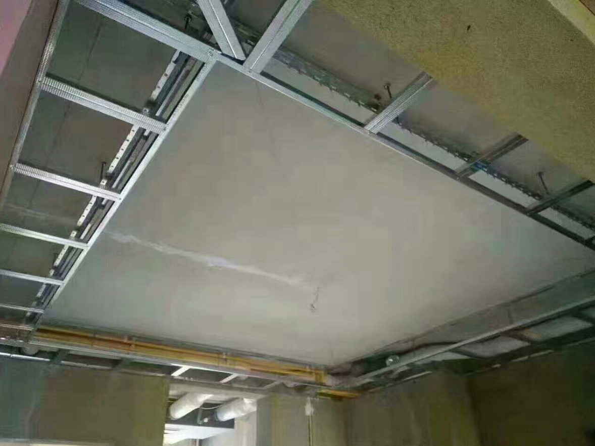 輕鋼龍骨石膏板隔墻的施工工藝流程.png 輕鋼龍骨石膏板隔墻的施工工藝流程.png