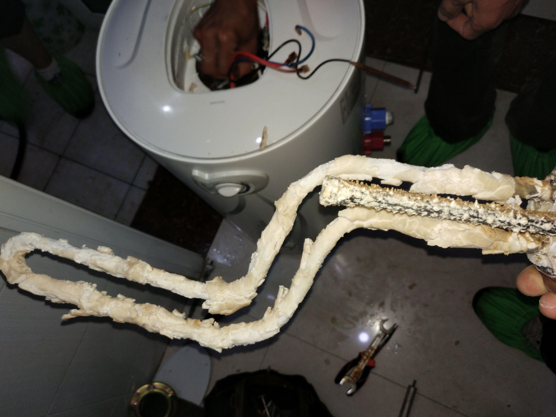 熱水器的鎂棒究竟有什么用處? (2).png 熱水器的鎂棒究竟有什么用處? (2).png