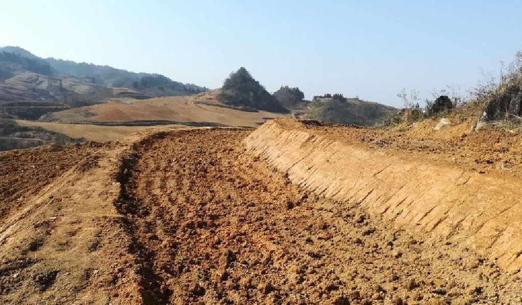 村民如何取得開墾土地的合法使用權(quán)呢?.png 村民如何取得開墾土地的合法使用權(quán)呢?.png